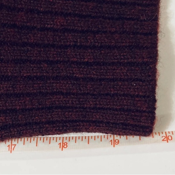 Simons Le 31 Men’s Small Lambswool Burgundy Pullover Sweater Button Accent NWT - Picture 10 of 11